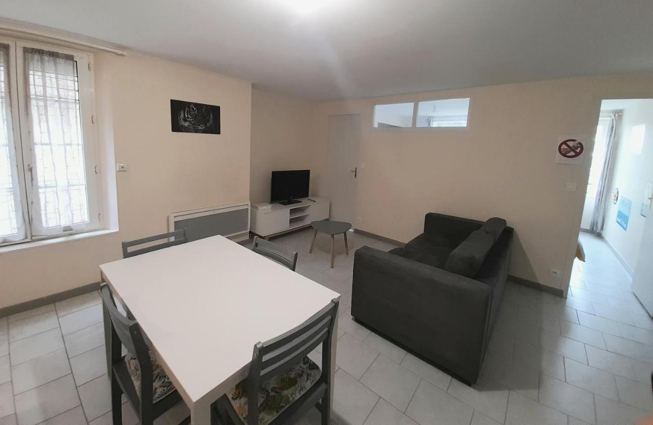 Animalier Apartment Joigny Ngoại thất bức ảnh